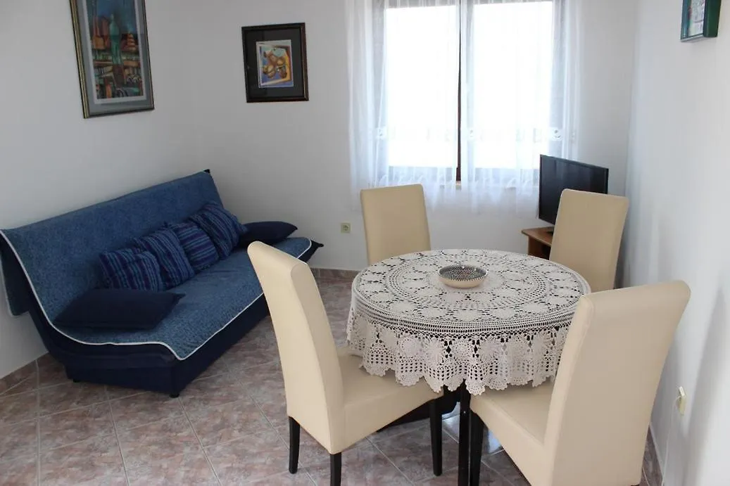 Blaz 2 - Apartment For 3 Persons, 150 M From The Beach Novi Vinodolski Croatia