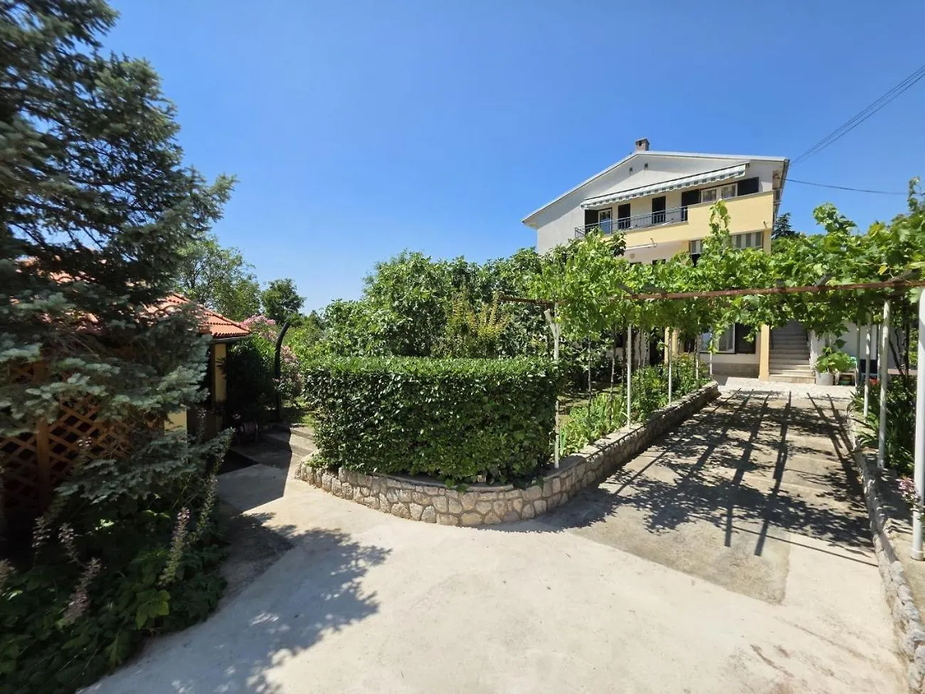 Blaz 2 - Apartment For 3 Persons, 150 M From The Beach Novi Vinodolski