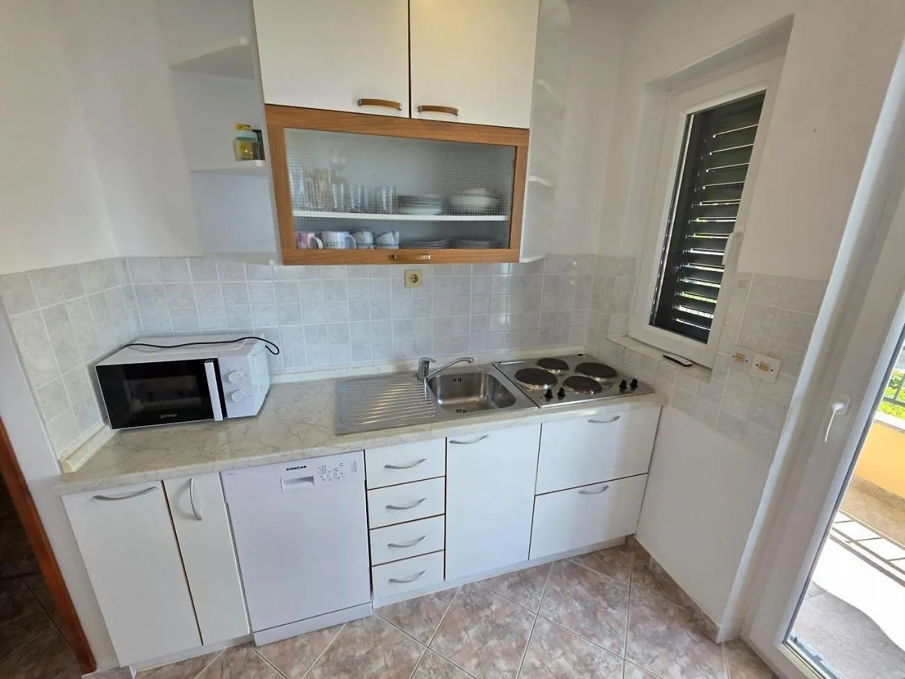 Blaz 2 - Apartment For 3 Persons, 150 M From The Beach Novi Vinodolski